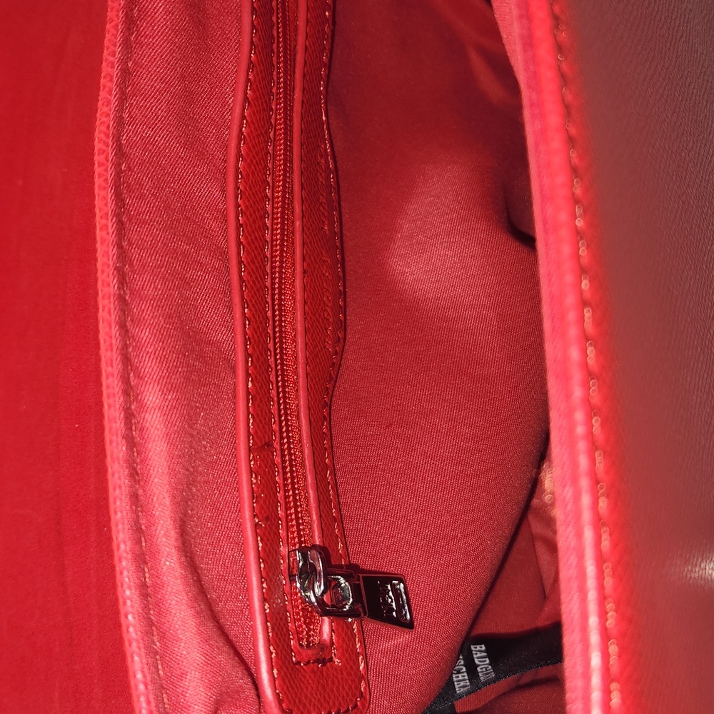 Badgley Mischka Red Shoulder Bag with Silver Chain - Picture 6 of 8